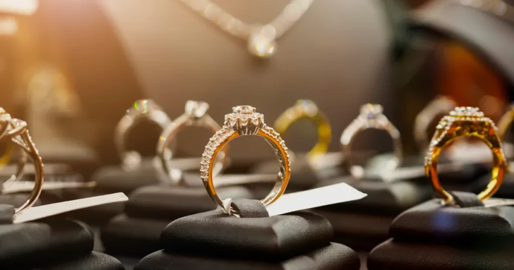 How to Choose Jewellery for a Casino Visit